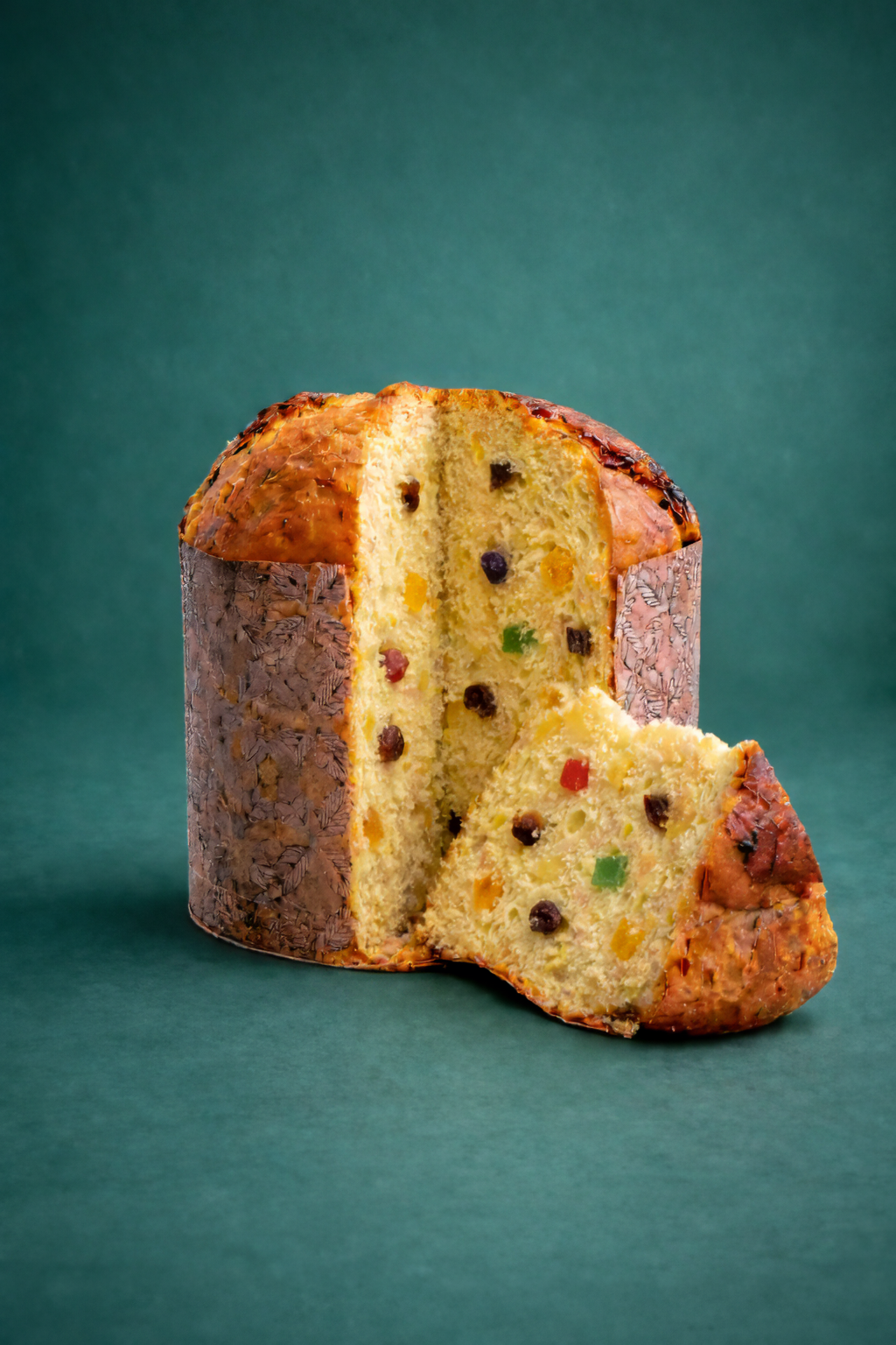 ტრადიციული პასკა ქიშმიშით და ფერადი ცუკატებით, ნამდვილი სააღდგომო გემო და არომატი.